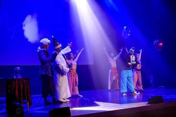 El Teatro de Telde rebosa de magia con el musical 'Al Revés en Navidad'/TA.